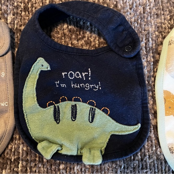 Carter’s Bib Bundle 🥑 Avocado & Dinosaur 🦕 - Picture 4 of 8